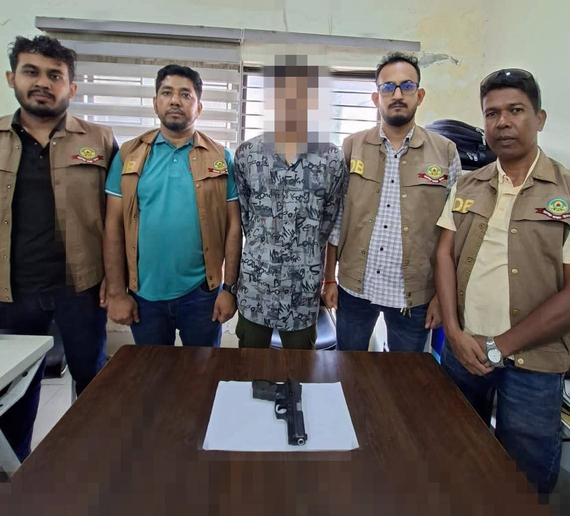 লুট হওয়া পিস্তল থেকে ইয়াবা—ডিবির অভিযানে উন্মোচিত অপরাধচক্রের নেটওয়ার্ক