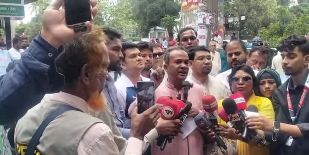 রাষ্ট্রীয় স্বীকৃতিসহ সাংবাদিকদের ১৪ দফা দাবি মানতে হবে: আহমেদ আবু জাফর