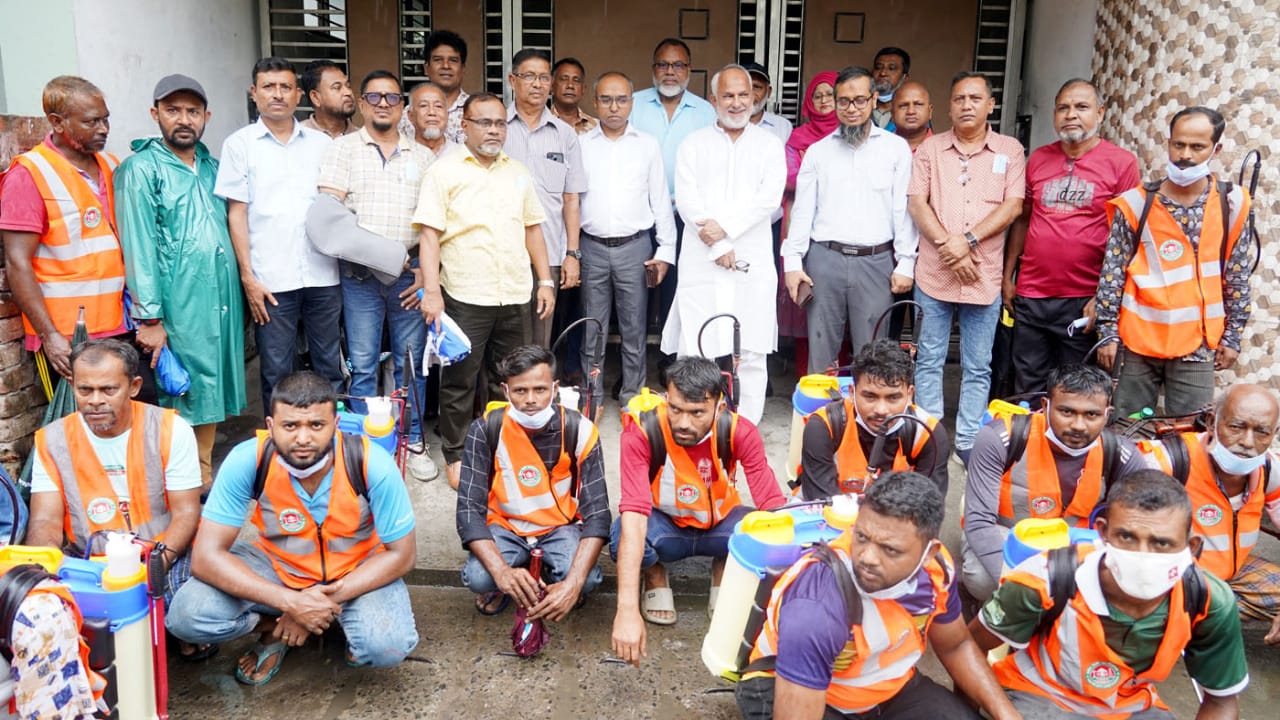 খুলনায় ডেঙ্গু প্রতিরোধে ৩১ ওয়ার্ডে একযোগে লার্ভা নিধন অভিযান
